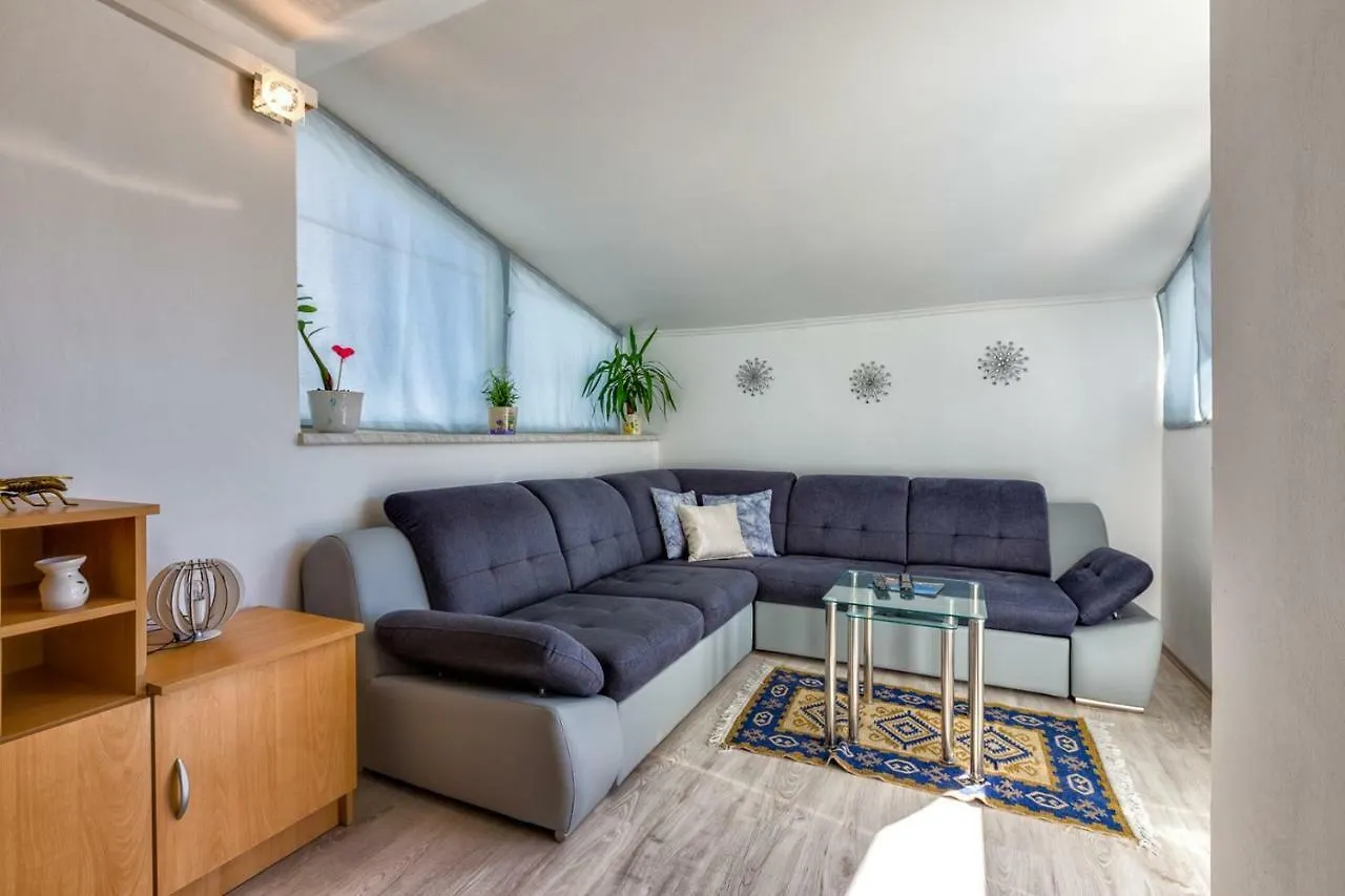 Apartments Kira, Mali Lošinj 3*,